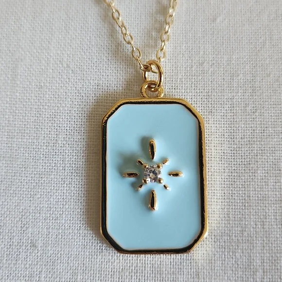 Definitely Wendy, Woman's, NWT Necklace, Chain is 18.50 inches Pendent 1X1.5 in - Picture 2 of 5